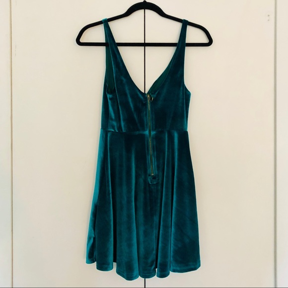 Urban Outfitters Green Sweetheart Dress - Picture 2 of 4